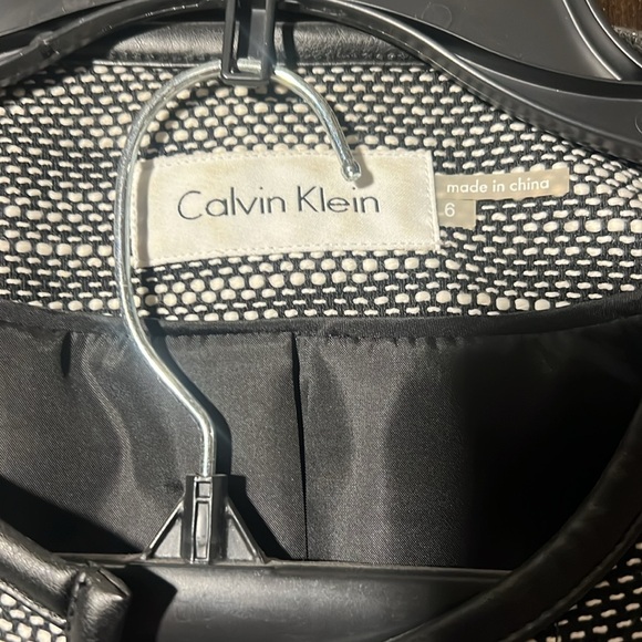 Calvin Klein 2 piece suit - Picture 3 of 9